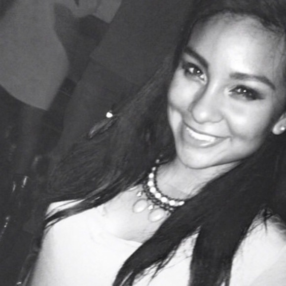 Meet your Posher, Christina - Picture 1 of 1
